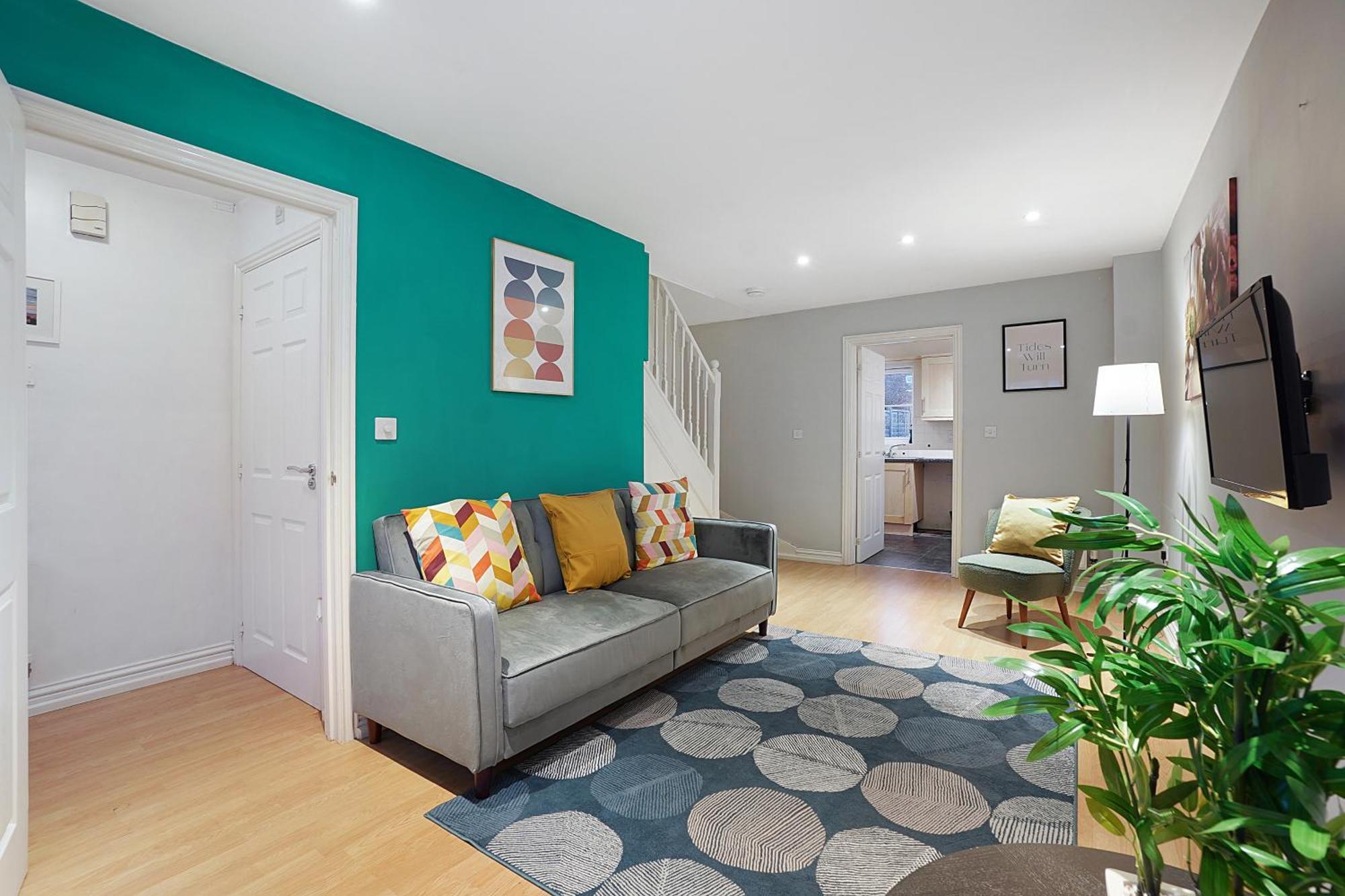 Comfortable Stylish Townhouse In Ashford Sleeps 5 Netflix 2 Parking Spaces Perfect For Contractors And Families Bagian luar foto